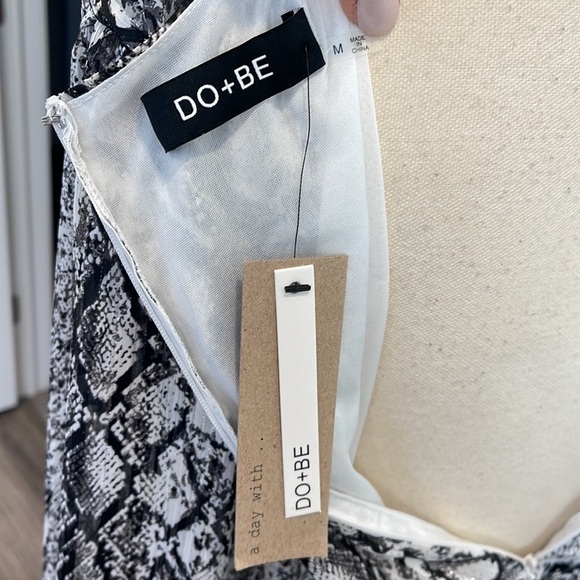 DO+BE SNAKE RUFFLE DRESS - NWT - Picture 10 of 10